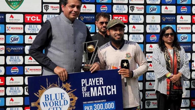 Mushfiqur Rahim donates player of match prize money to flood affected people of Bangladesh